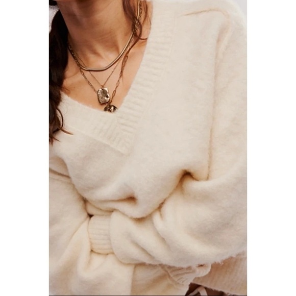NWT Free People One and Only Pullover Sweater V Neck Wool Oversized Cream Ivory - Picture 11 of 11